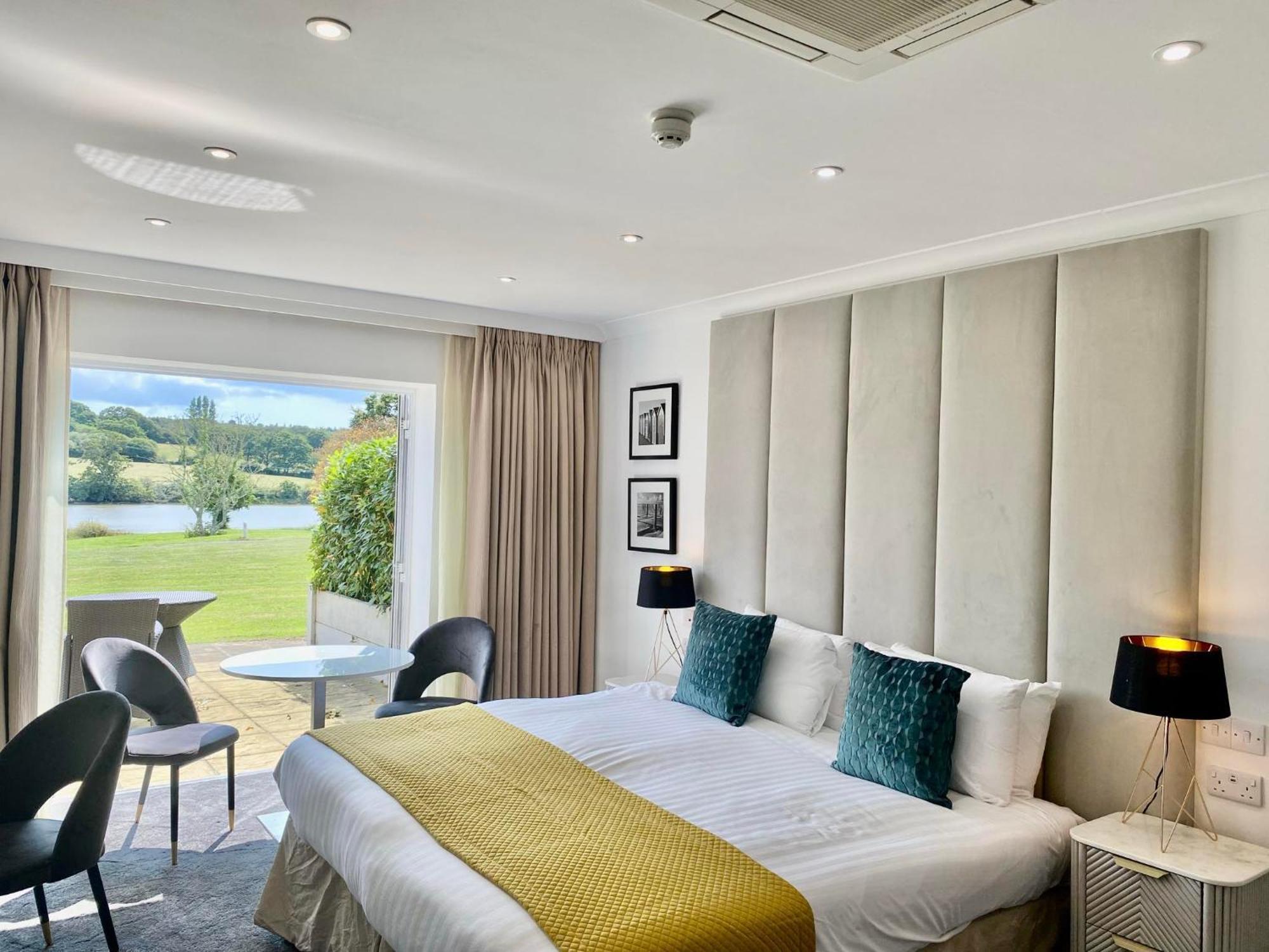 Lakeside Park Hotel & Spa Fishbourne  Dış mekan fotoğraf